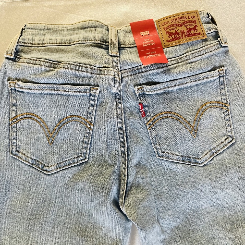 New Levis 535 Super Skinny Jeans Womens Size 26x30 Blue Denim Faded Distressed - Picture 11 of 13